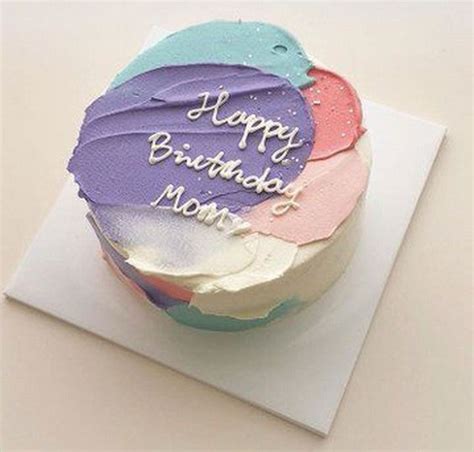 ۲۵ مدل کیک تولد ساده و شیک خامه‌ای که دل شما را می‌برند ستاره