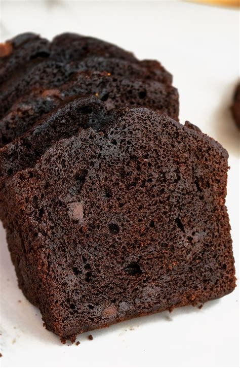 This cake, 'born' out of a pregnancy craving, worked out amazingly! Chocolate Pound Cake {With Cake Mix} - CakeWhiz