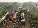 India passenger train derailment leaves over 280 dead, 900 injured : NPR