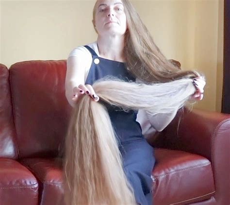 Video A Very Beautiful Rapunzel Realrapunzels In 2020 Long Hair