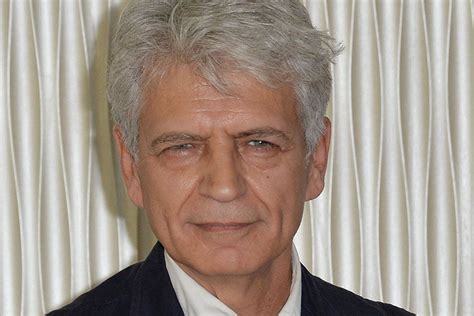 Fabrizio bentivoglio, protagonista del film sconnessi, di christian marazziti, avverte il pericolo intervista esclusiva con fabrizio bentivoglio e teo teocoli protagonisti della nuova commedia di. Fabrizio Bentivoglio - Attore - Biografia e Filmografia ...