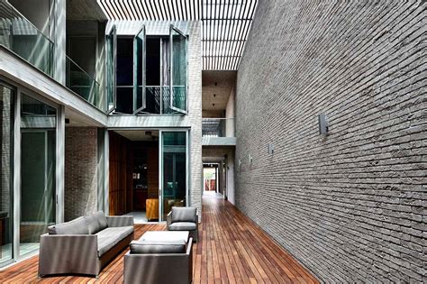 A Next Level Courtyard House In Singapore