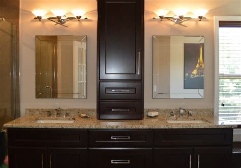 Beautiful kitchen with giallo ornamental granite countertop. Giallo Ornamental Granite for Warm & Elegant Kitchen Design