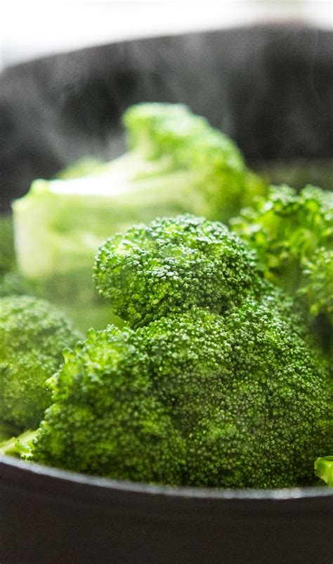 How To Steam Broccoli Perfectly Every Time Recipe Steamed Broccoli