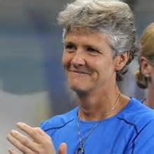 Swedish association football player and manager. Pia Sundhage kommer ut som homosexuell - QX