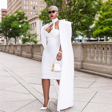 The Most Stylish Outfit Ideas For Your 30th Birthday Celebration
