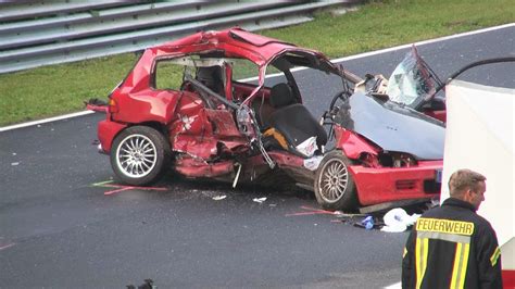In Menschengruppe Gerast Zwei Tote Bei Unfall Auf Nürburgring