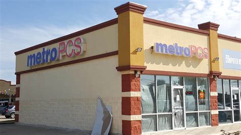Metro Pcs In Dallas Giant Sign Company