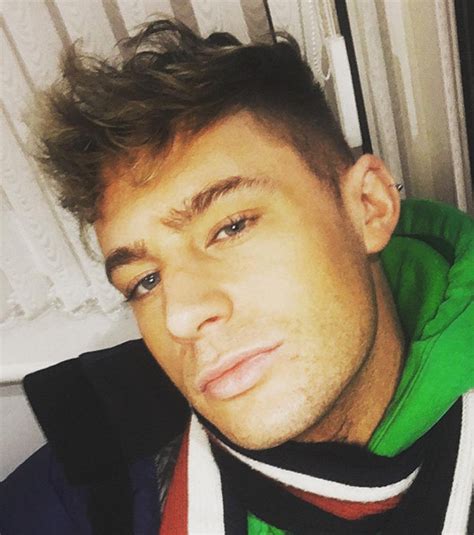 Scotty T Working With The Queen Geordie Lad To Run Royal Twitter Account Daily Star