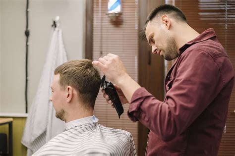 9 Cara Potong Rambut Pria Untuk Pemula