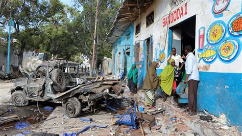 Focus on politics, military news and security alerts. Atentado na capital da Somália deixa ao menos 23 mortos e ...