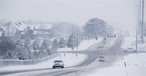 Storm Dumps Snow On Midwest At Least 5 Dead In Crashes