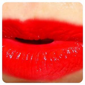 Blood Mary Lip Gloss Stain This Is An Opaque Red Lip Gloss That Wears