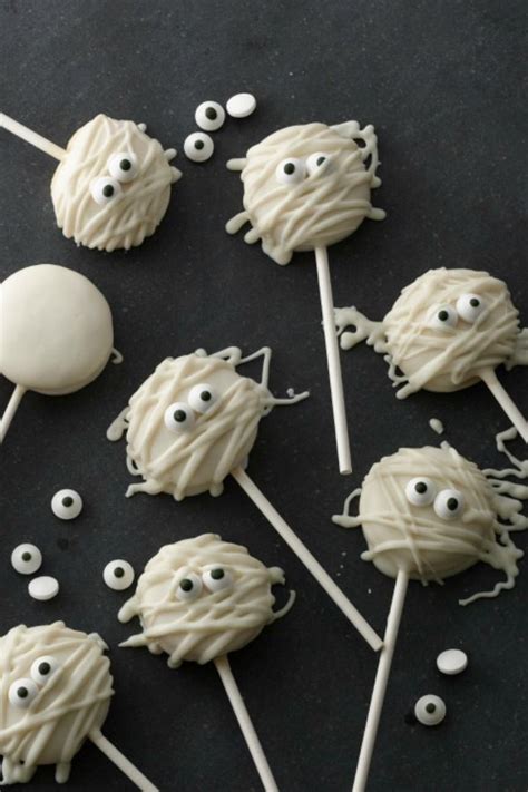 These Peanut Butter Filled Cookie Pops Are The Perfect Dessert To Make