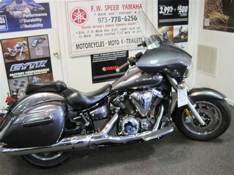 Painted candy red, the 2014 yamaha v star 1300 base model is styled as a simple cruiser. 2014 Yamaha Vstar 1300 Deluxe Cruiser for sale on 2040-motos