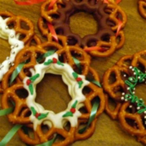 Chocolate covered pretzel wreaths by b4andafters on jumprope. Pretzel wreath | Christmas food, Christmas treats ...