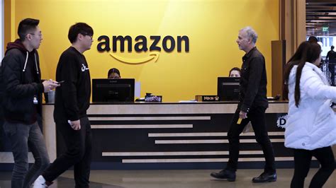 Amazon Seeks To Hire 33000 People Holding Online Career Day Sept