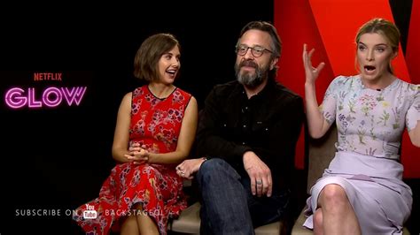 Backstage With Alison Brie Betty Gilpin And Marc Maron For Glow