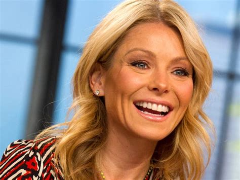 Kelly Ripa Says She Quit Drinking Without Thinking About It Insider