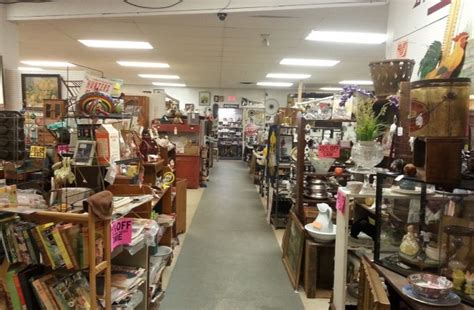 The Largest Antique Store In Pennsylvania Has More Than 400 Dealers