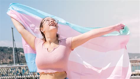 Everything You Should Know About Hormone Therapy For Transwomen