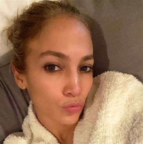 Jennifer Lopez With No Makeup Photos Of Singers Natural Beauty