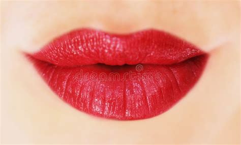 sexy rote lippen stockfoto bild von frau zerteilt sinnlich 32744862