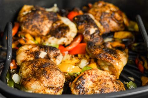 We used chicken breast for these fajitas and the foodi grill cooked. Grilled Chicken Fajitas (Ninja Foodi Grill) - Mommy Hates ...
