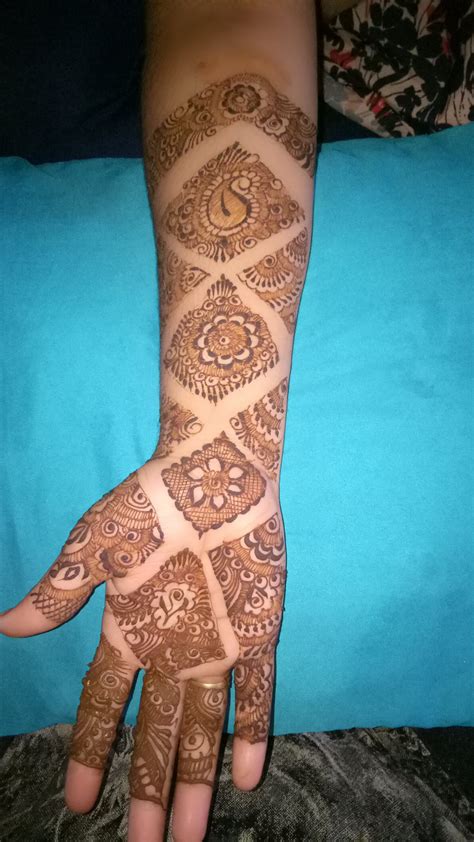 Mehndi designs for wrist is most important thing for any occasion. Mehandi Design Patch - 20 Best Mehndi Designs For Bridesmaids Wedmeplz / These are very useful ...