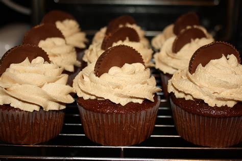 Kake Peanut Butter Chocolate Cupcakes