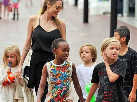 أنجلينا جولي تكشف تفاصيل خاصة عن حياتها مع أطفالها