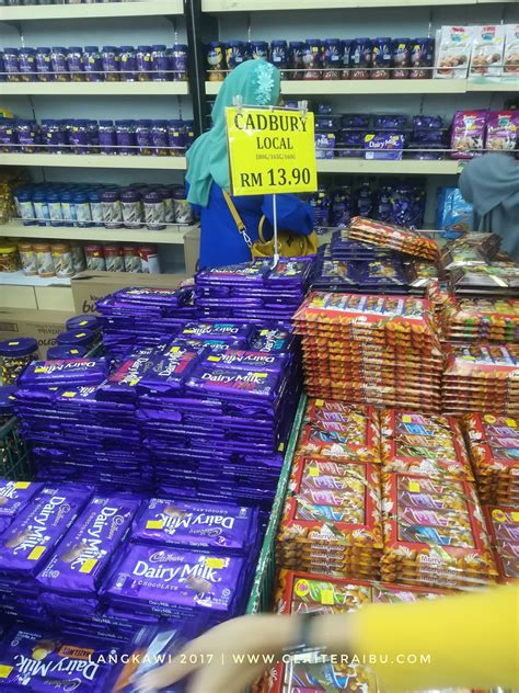 I become crazy when saw all this, #chocolate #cadbury #foodporn #madewithstudio #langkawi #iglangkawi #hig #shopping. Yang ni Dilah ada beli tapi tak sempat nak rasa lagi ...