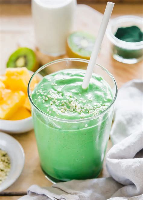 Easy Tropical Spirulina Smoothie Running To The Kitchen