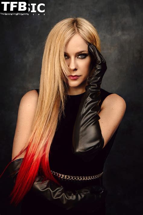 Avril Lavigne Sexy Basic Magazine Issue Photos Onlyfans