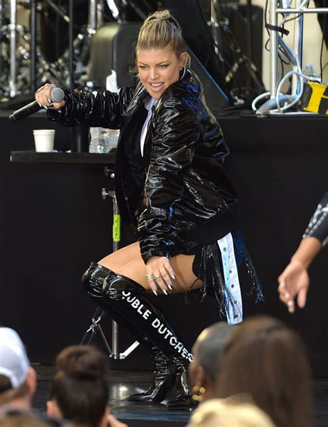 fergie double dutchess singer flashes knickers as wardrobe malfunction strikes daily star