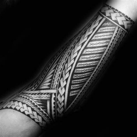 Maori people were born warriors so it is obvious that many men and women get attracted to maori warrior tattoos. 40 Polynesian Forearm Tattoo Designs For Men - Masculine Tribal | Polynesian forearm tattoo ...