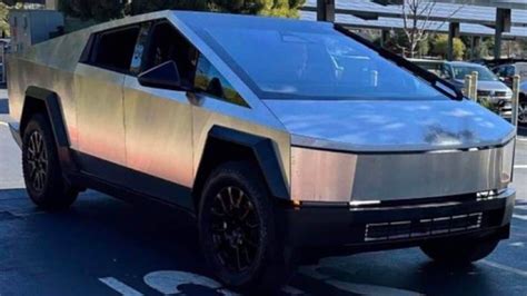 The Tesla Cybertruck Spotted In The Wild Has A Different Dashboarddetails Here Bergip Cars