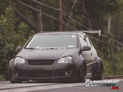 Stanced Volkswagen Golf Mk5 Wide Body