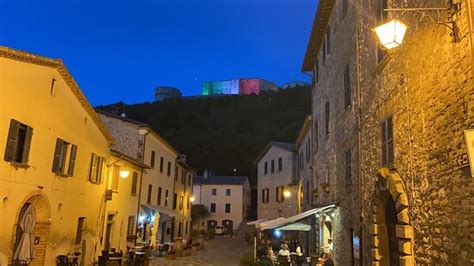 Borgo medievale di san leo. Borgo Medievale di San Leo: AGGIORNATO 2020 - tutto quello ...