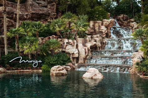 Mirage Waterfall The Waterfall At The Mirage Las Vegas Las Vegas