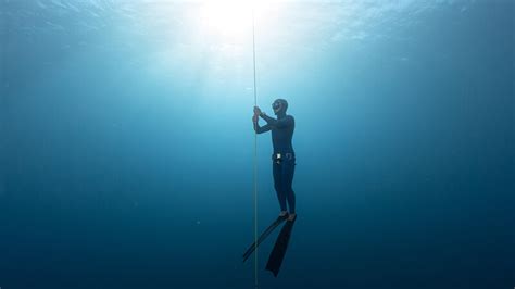 How Deep Can A Human Dive With Scuba Gear Scuba Diving Lovers