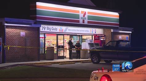 Police Customer Shoots 7 Eleven Robbery Suspects Killing One Youtube