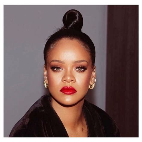 Pin By Patricia Hocking On Ri Ri ♡ Rihanna Face Rihanna Makeup Rihanna