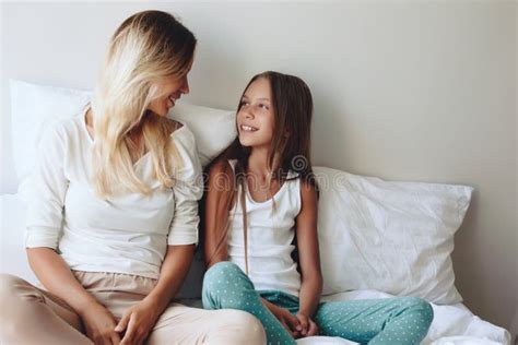 Mom With Tween Daughter Stock Image Image Of Preteen Free Nude Porn Photos