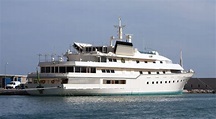 Nabila, the Shamelessly Outrageous Benetti Superyacht That Wrote ...