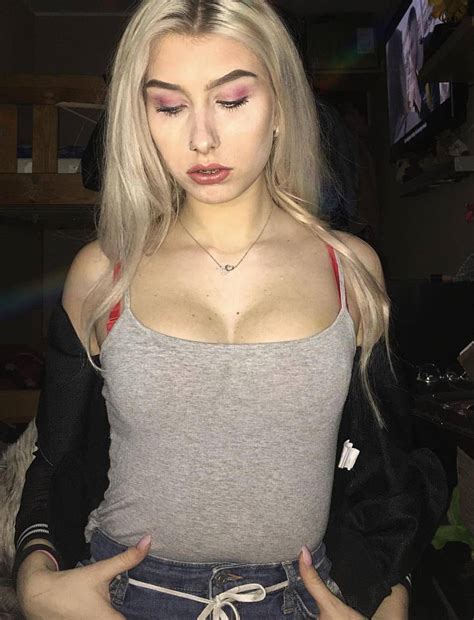 Sexy Blonde Scrolller