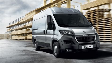 New Peugeot Boxer 2021 22l Diesel L4h3 Photos Prices And Specs In Oman