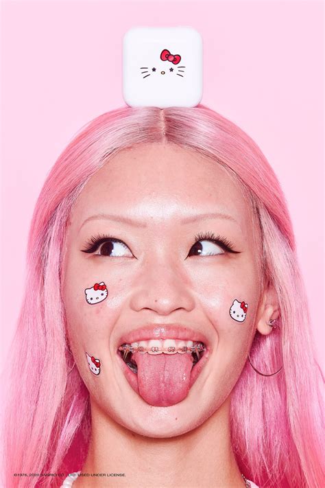 Starface Teams Up With Sanrio For Hello Kitty Hydro Star Patches Hello Kitty Pimples Pimples