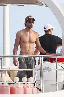 Shirtless Enrique Iglesias Ends With Tropical Getaway Vacations On