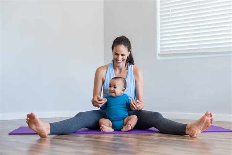 Postnatal Yoga 8 Benefits Of Postpartum Yoga For New Moms